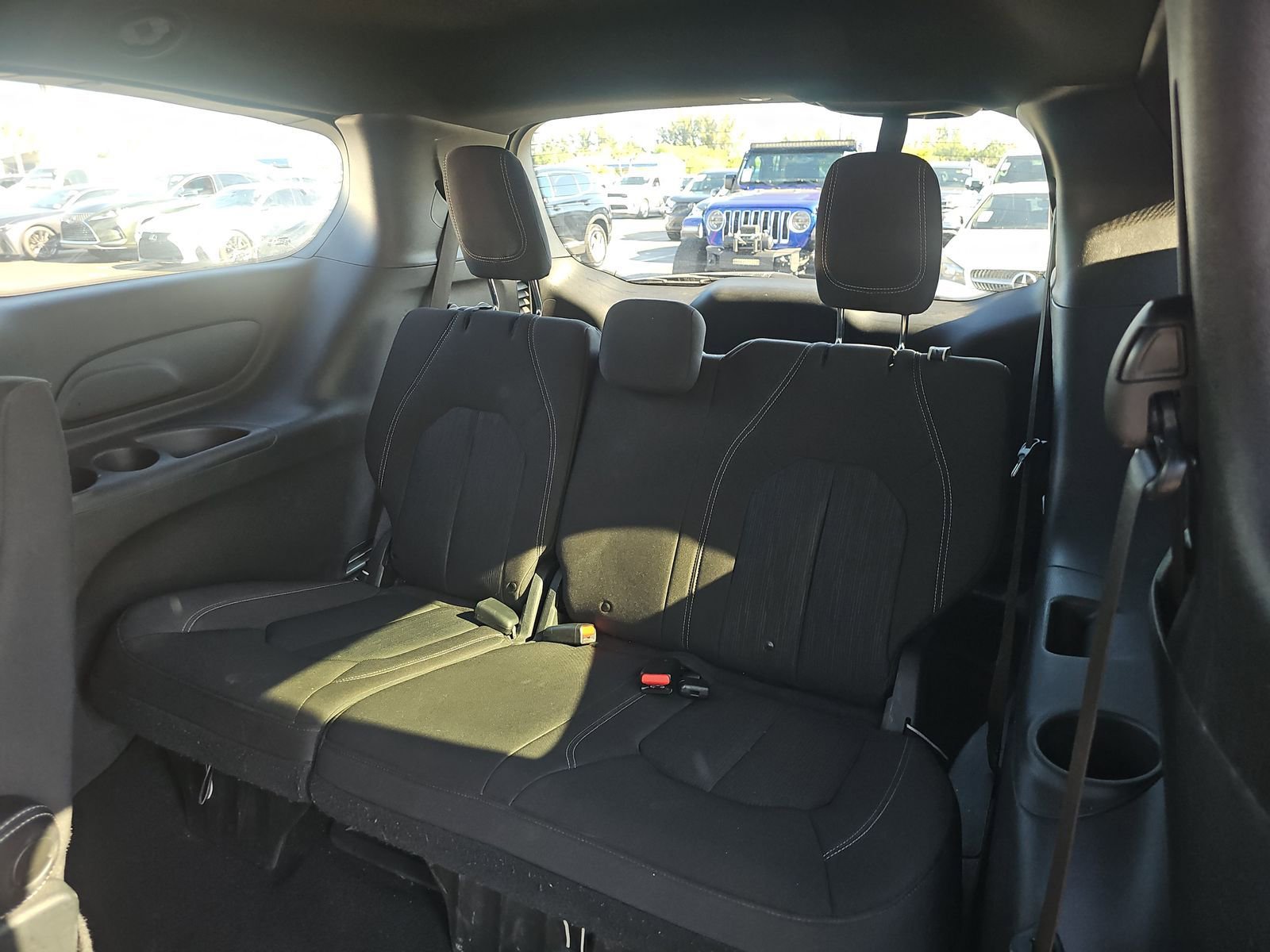 Used 2020 Chrysler Pacifica Touring w/ S Appearance Package FWD image 6