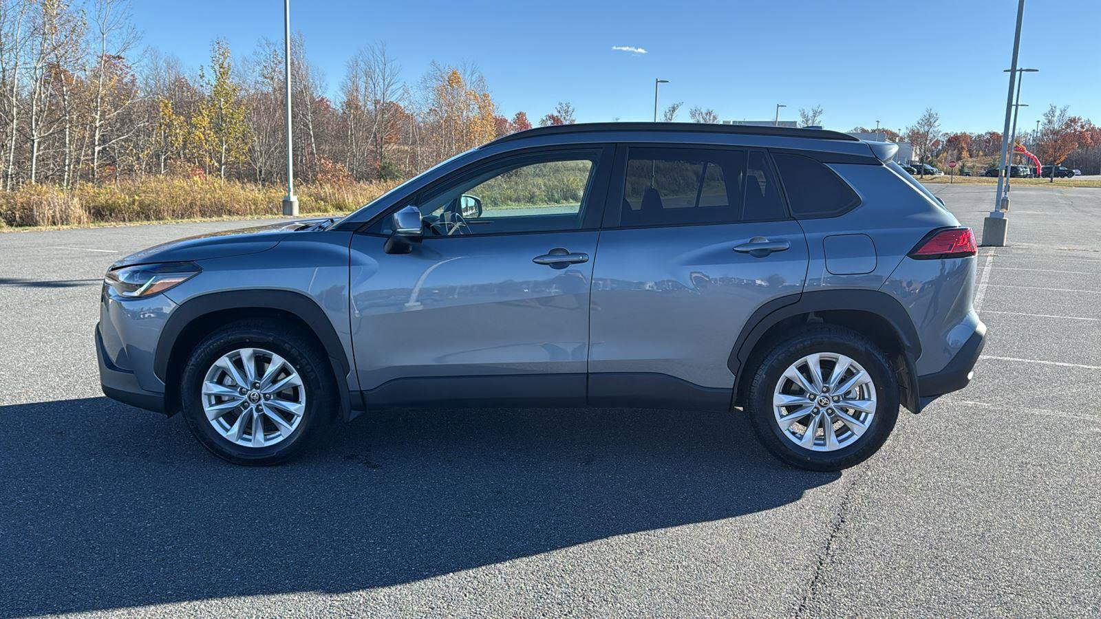 Used 2023 Toyota Corolla Cross LE image 11