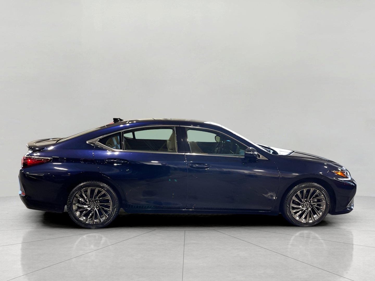Used 2024 Lexus ES 350 Ultra Luxury w/ Accessory Package (Z1) image 8