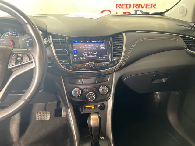 Used 2021 Chevrolet Trax LT w/ Sport Edition image 17