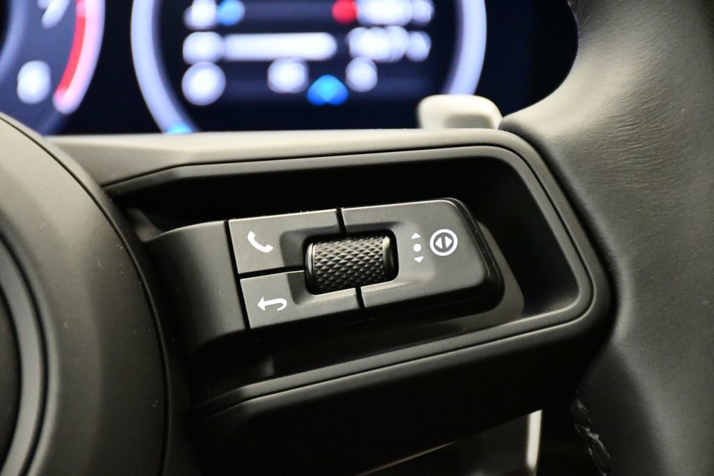 Certified 2025 Porsche Cayenne image 29