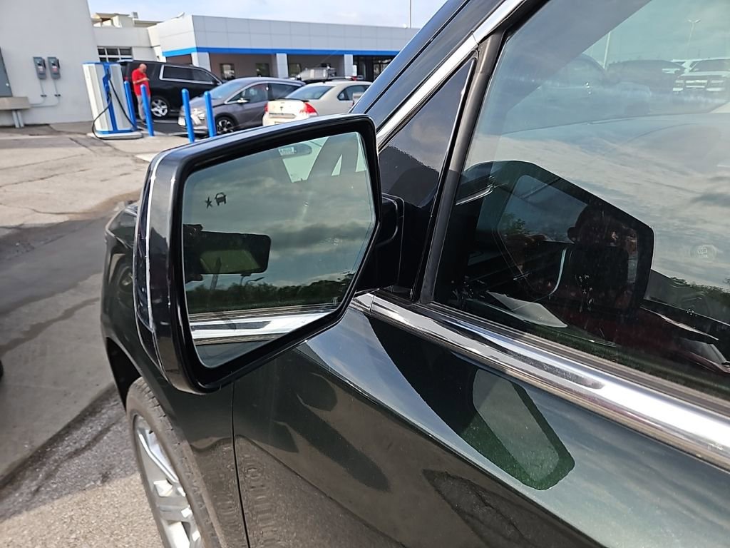 Used 2016 Chevrolet Suburban LTZ AWD/4WD image 9