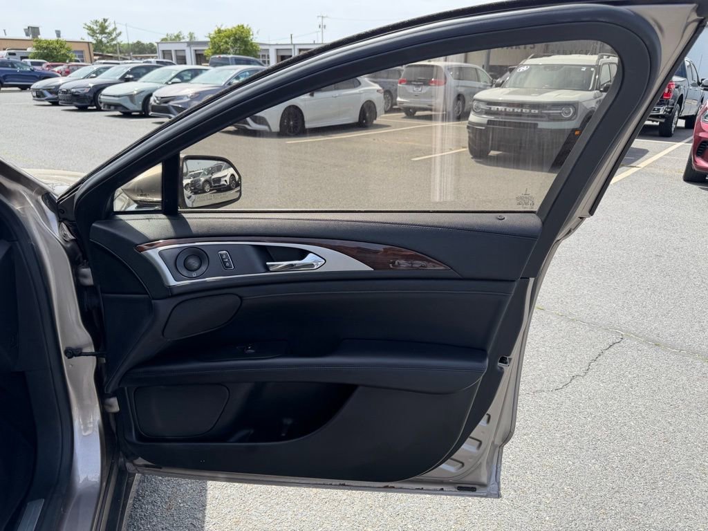 Used 2019 Lincoln MKZ Reserve w/ Reserve Plus Package image 28