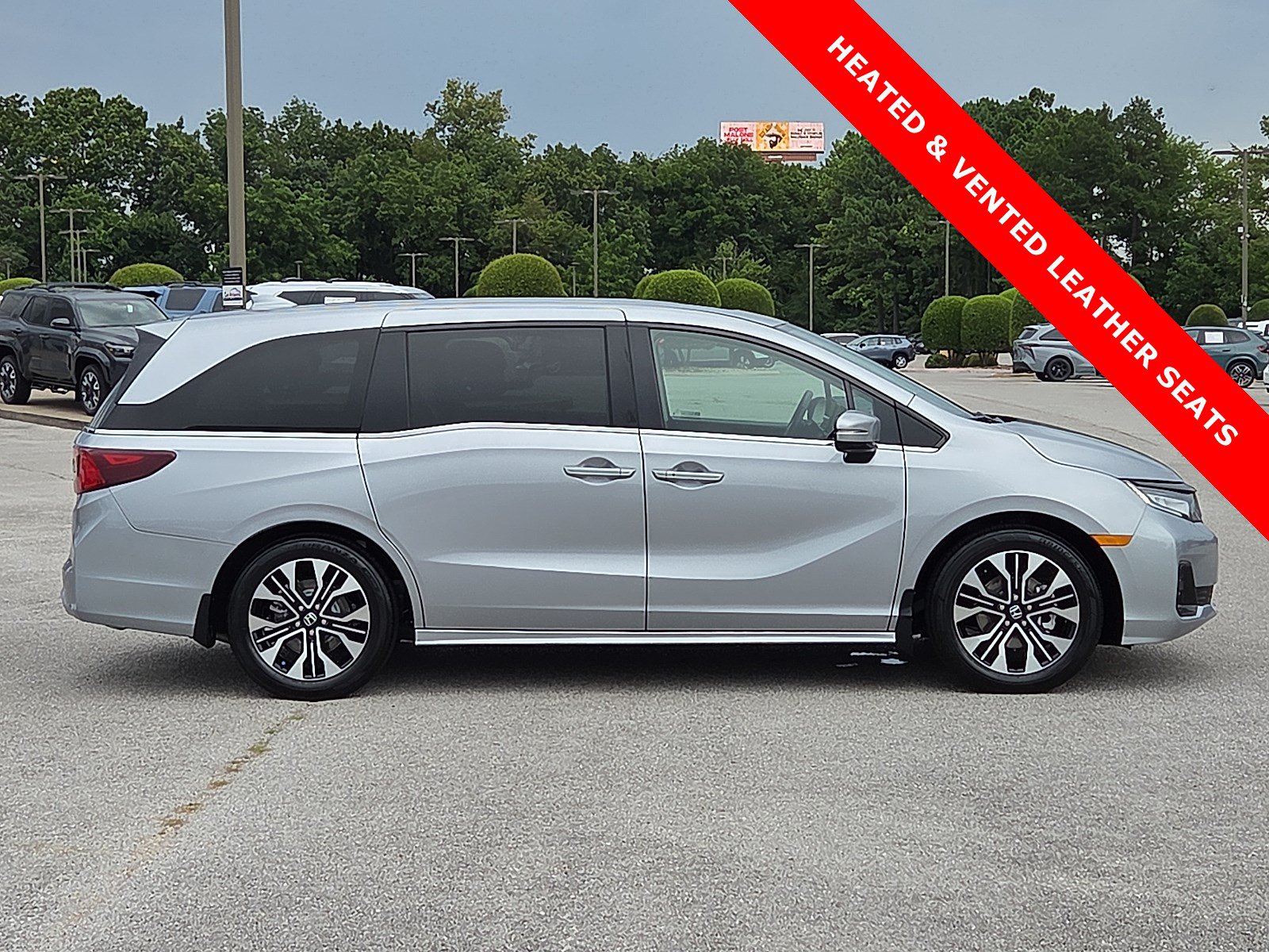 Used 2026 Honda Odyssey Elite image 6