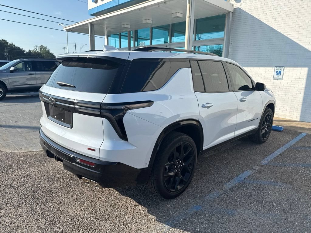 Used 2026 Chevrolet Traverse RS w/ LPO, Floor Liner Package FWD image 6