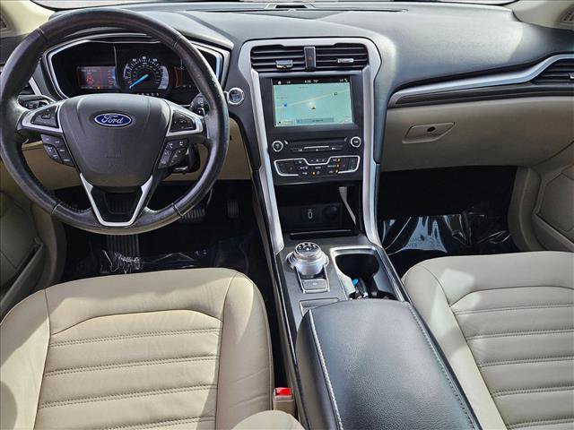 Used 2017 Ford Fusion SE w/ Fusion SE Technology Package image 17