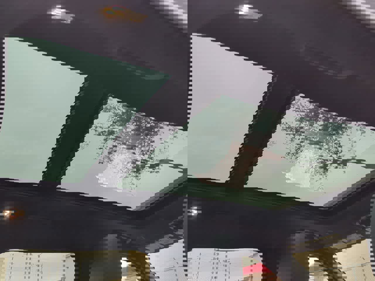 Certified 2024 Land Rover Range Rover Velar Dynamic SE image 22