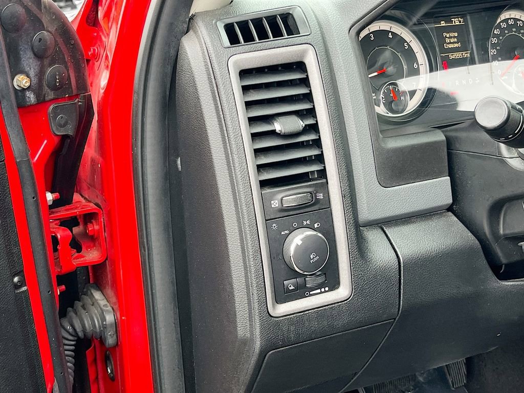 Used 2018 RAM 1500 Express RWD image 10