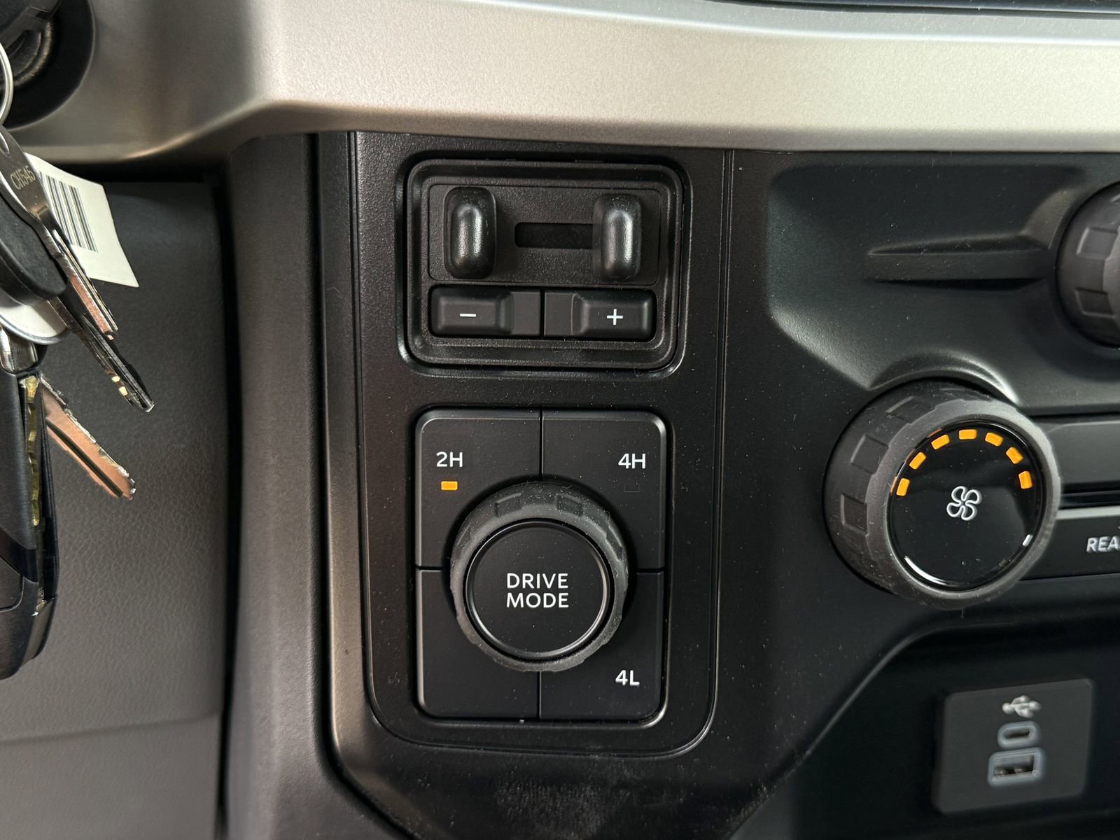 New 2025 Ford F350 XL w/ XL Chrome Package image 18