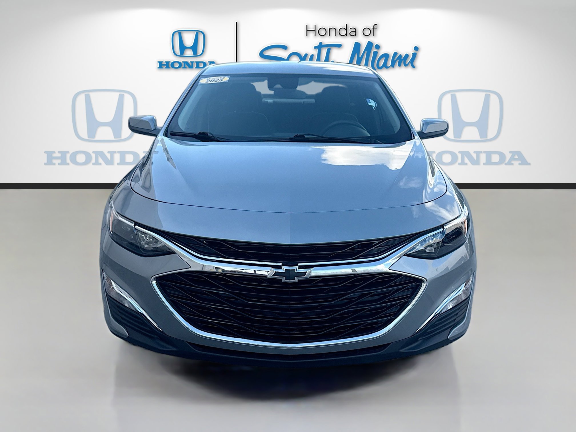 Used 2025 Chevrolet Malibu RS image 2