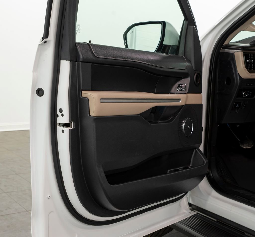 Used 2024 Ford Expedition Max Limited AWD/4WD image 6