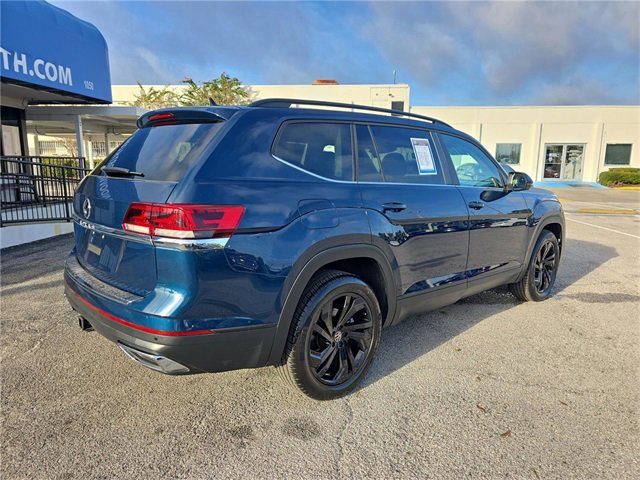 Used 2022 Volkswagen Atlas SE w/ Black Wheel Package image 3