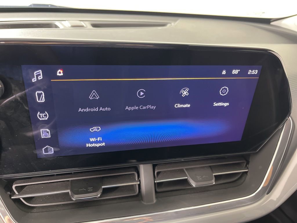 Certified 2025 Chevrolet Trax LT image 29