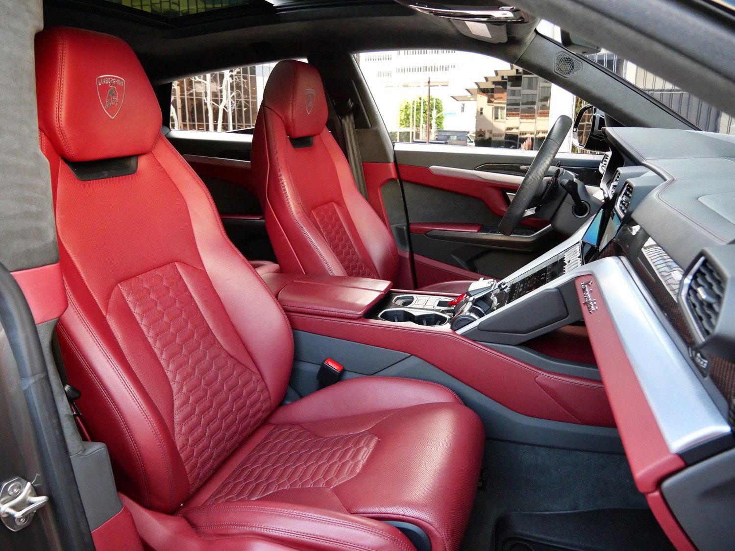 Used 2021 Lamborghini Urus image 8