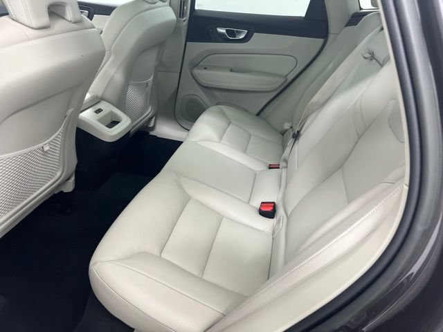 Used 2023 Volvo XC60 B5 Core w/ Climate Package AWD/4WD image 11