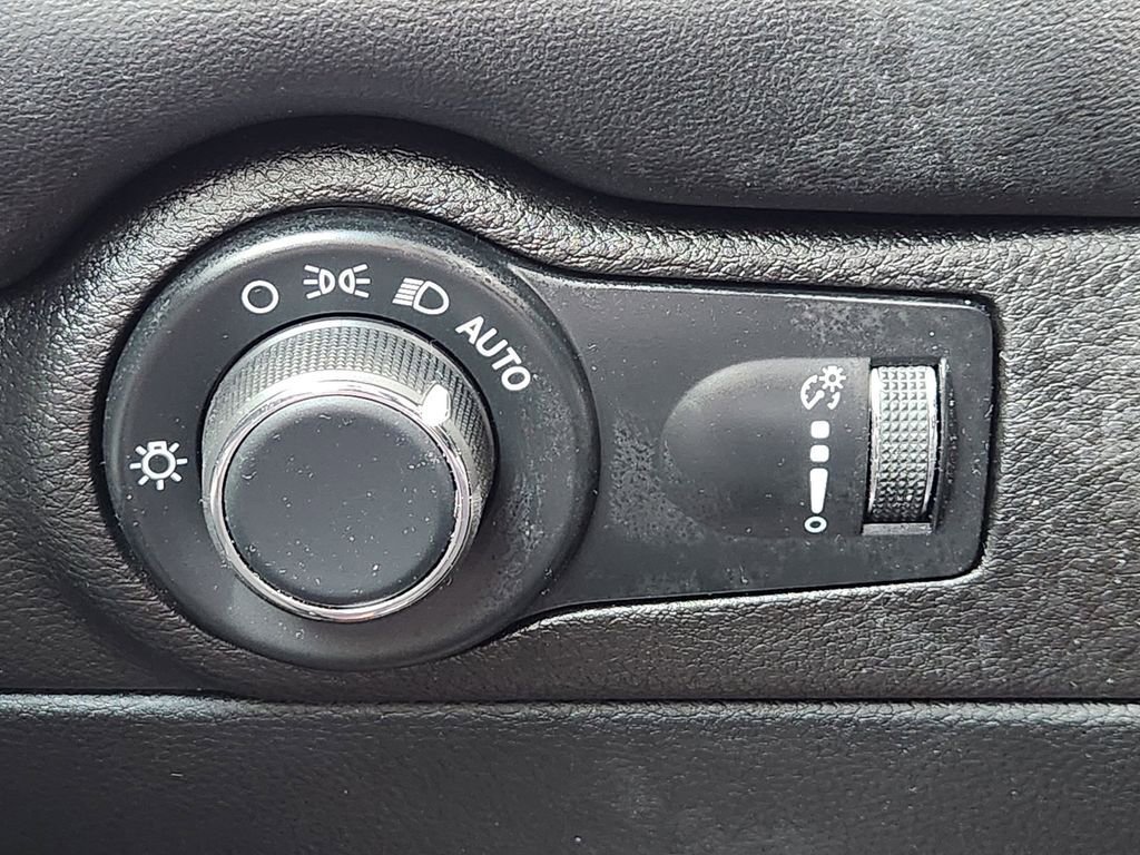 Used 2025 Dodge Durango GT w/ Blacktop Package AWD/4WD image 23