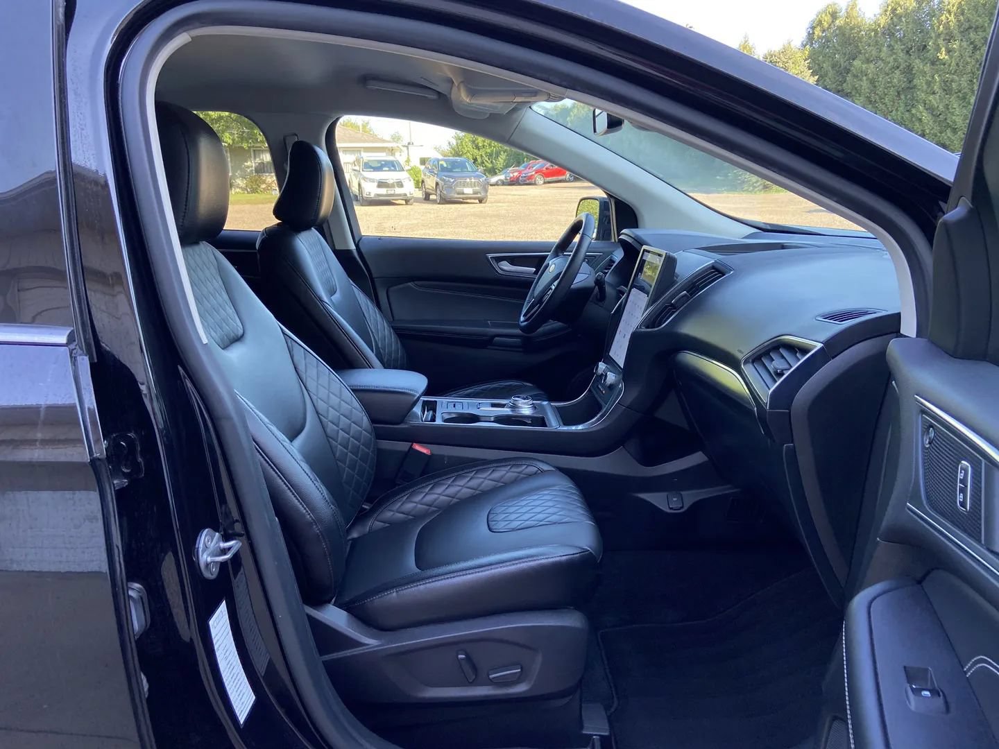 Used 2024 Ford Edge Titanium AWD/4WD image 13