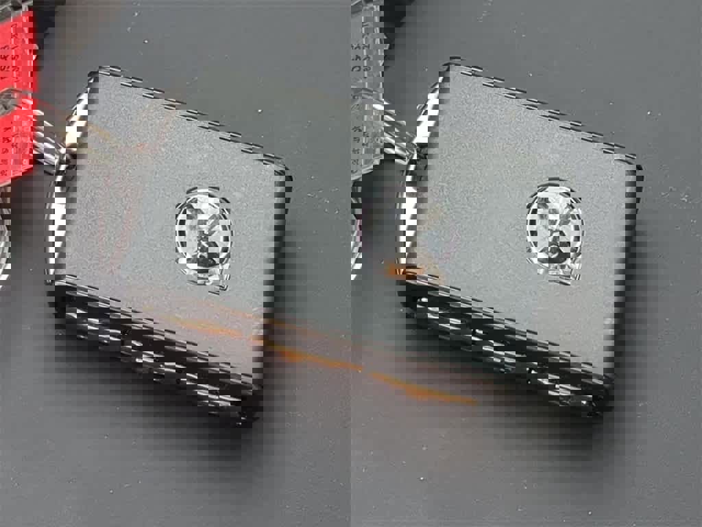 Used 2026 Volvo XC60 B5 Plus w/ Protection Package Premier image 32