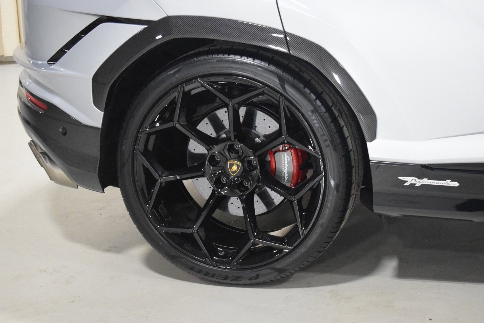 Used 2024 Lamborghini Urus Performante AWD/4WD image 15