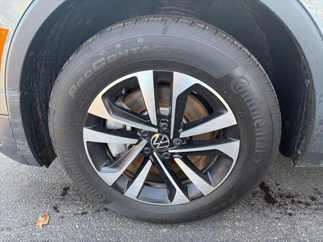 Used 2024 Volkswagen Tiguan S image 12