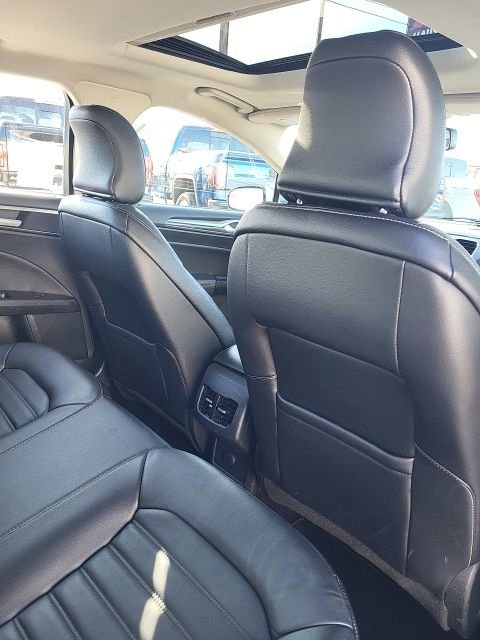 Used 2017 Ford Fusion SE w/ Equipment Group 202A image 13