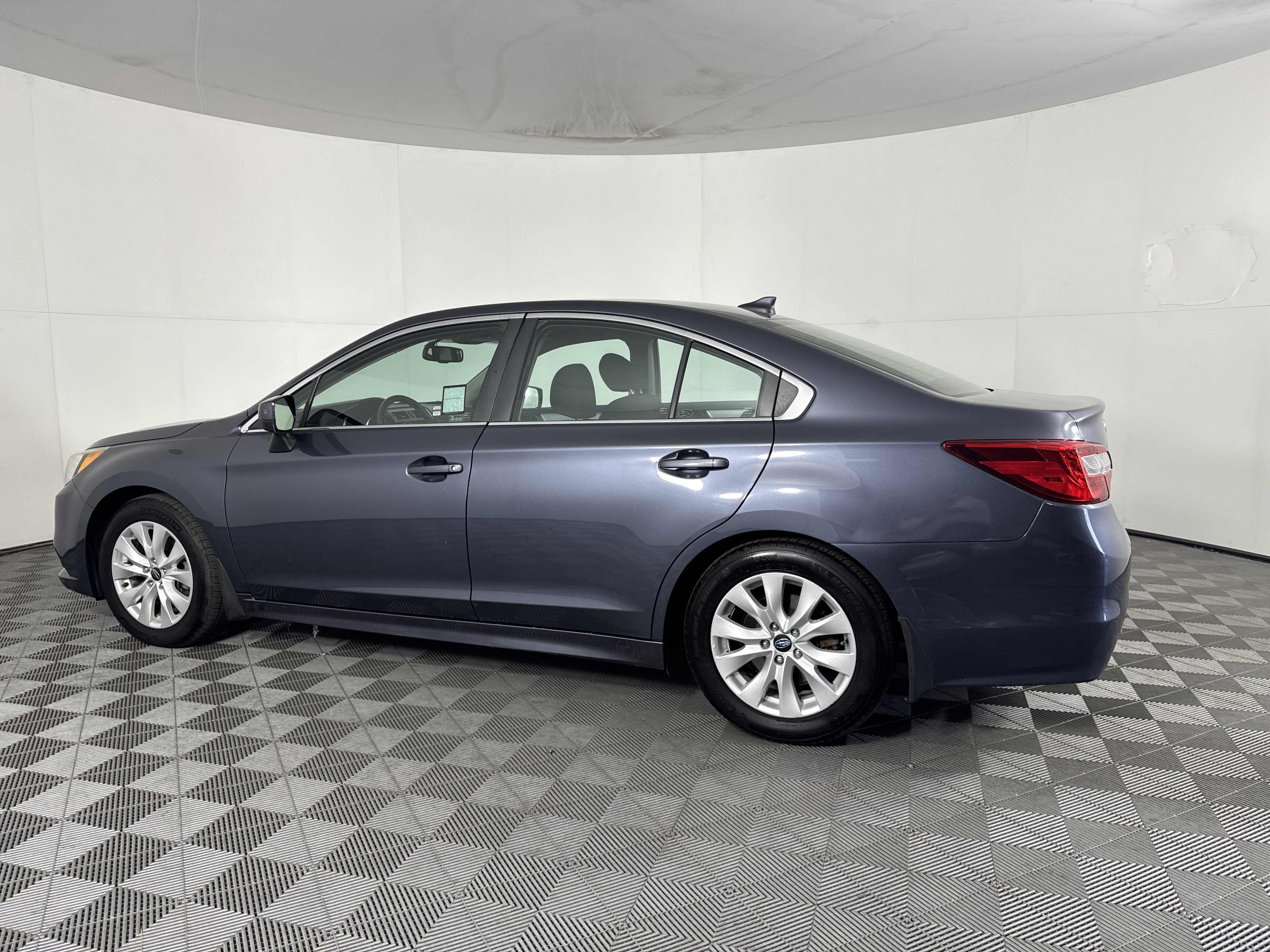 Used 2016 Subaru Legacy 2.5i Premium w/ Popular Package #1 AWD/4WD image 7