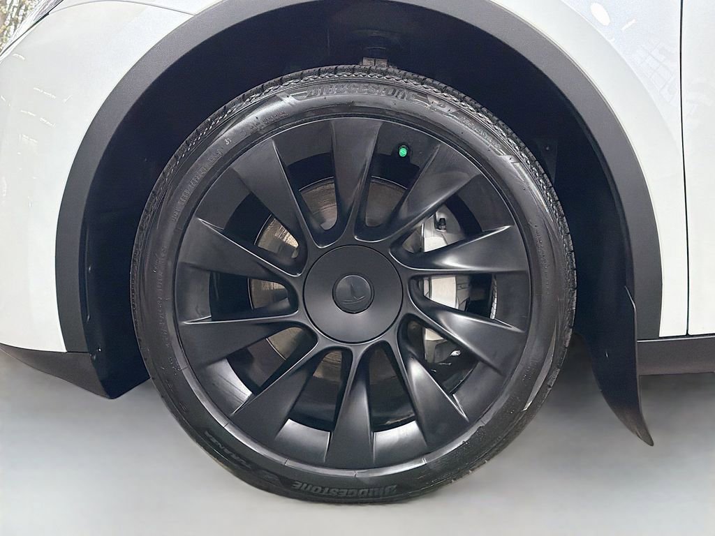 Used 2023 Tesla Model Y Long Range AWD/4WD image 32