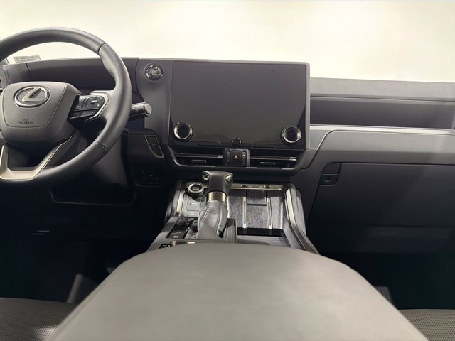 Used 2025 Lexus GX 550 w/ Accessory Package (2T) AWD/4WD image 38
