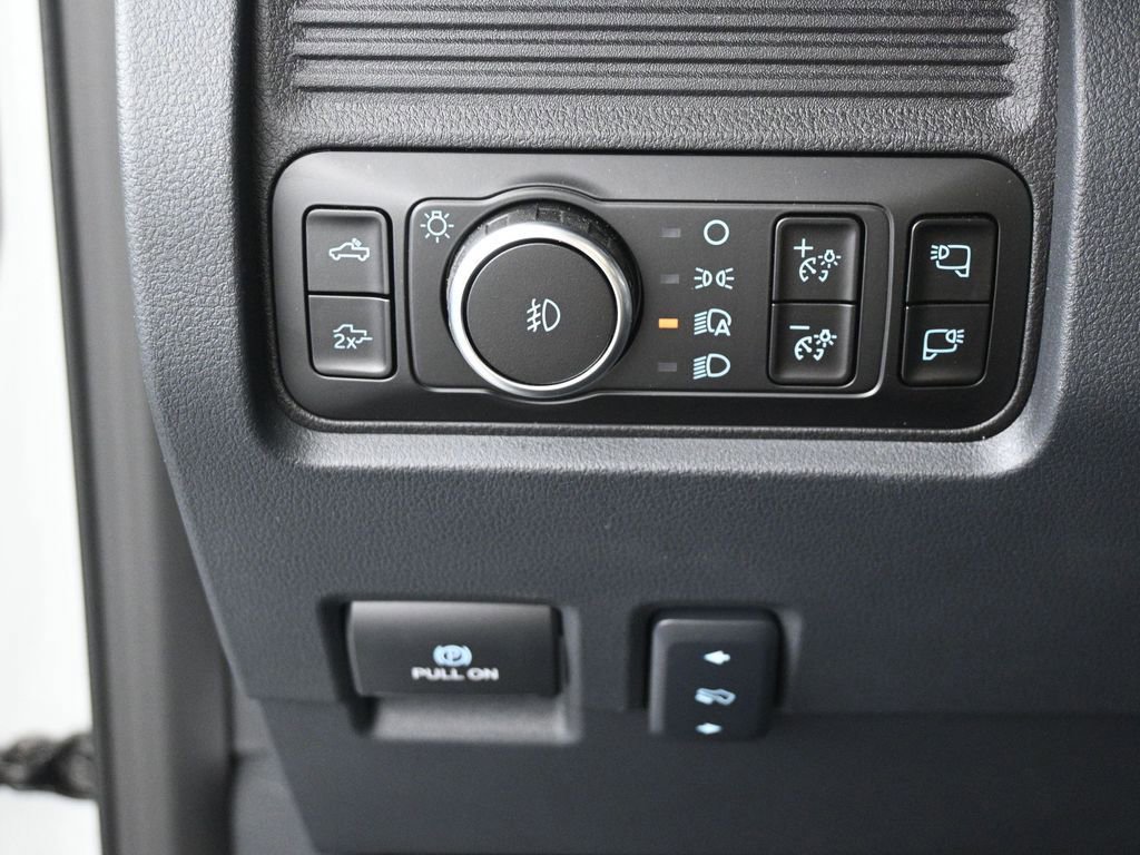 New 2026 Ford F250 Lariat w/ Black Appearance Package image 13