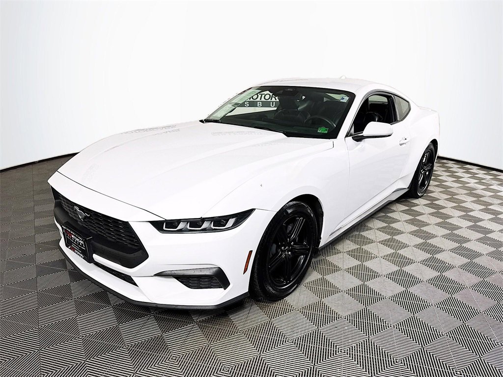 Used 2024 Ford Mustang Premium image 3