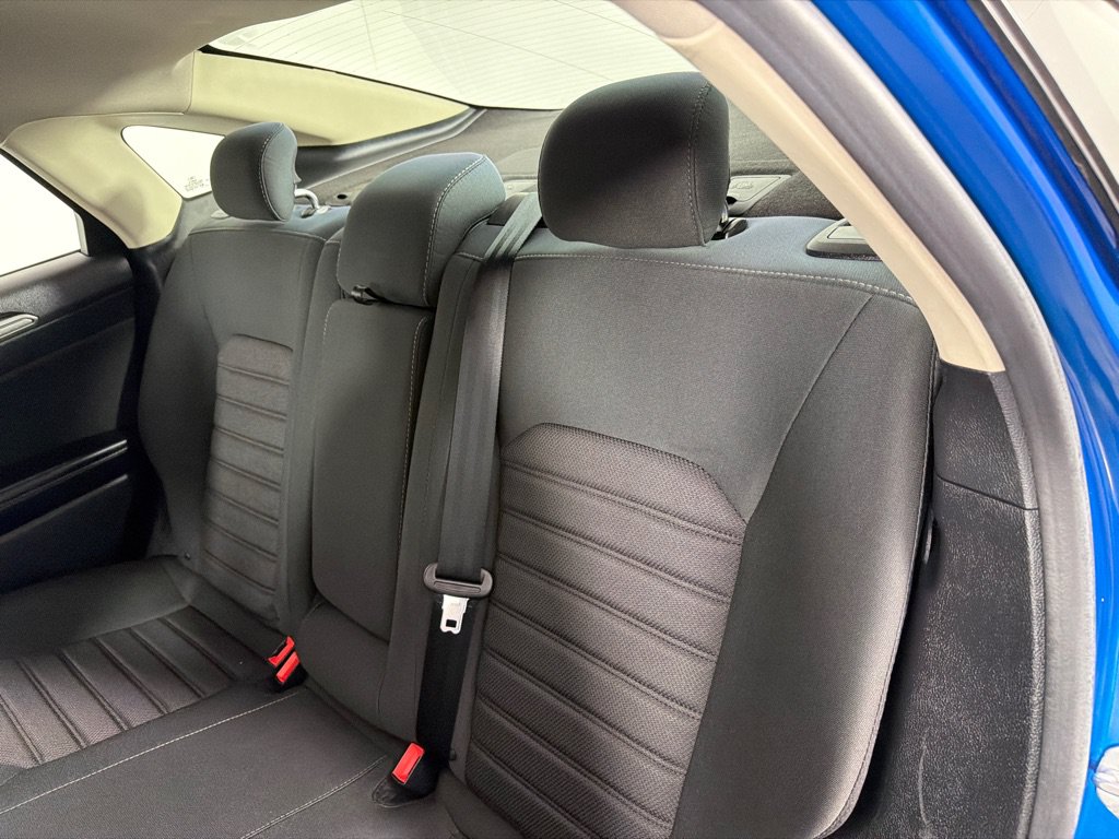 Used 2019 Ford Fusion SE FWD image 18