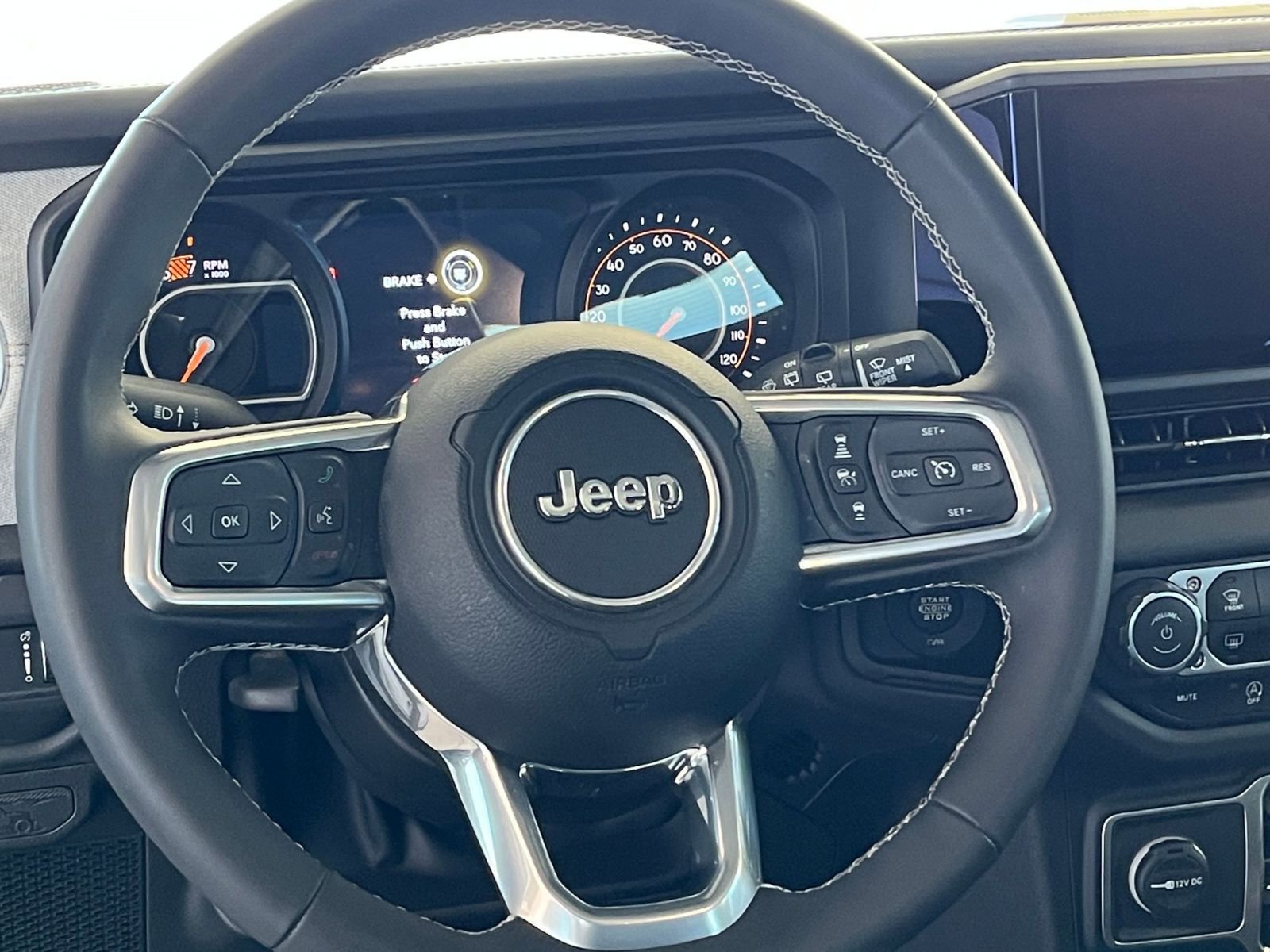 Used 2025 Jeep Wrangler Sahara image 28