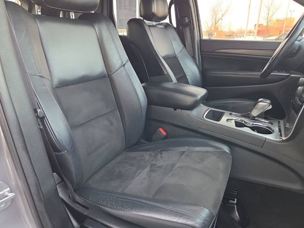 Used 2019 Jeep Grand Cherokee Altitude image 24