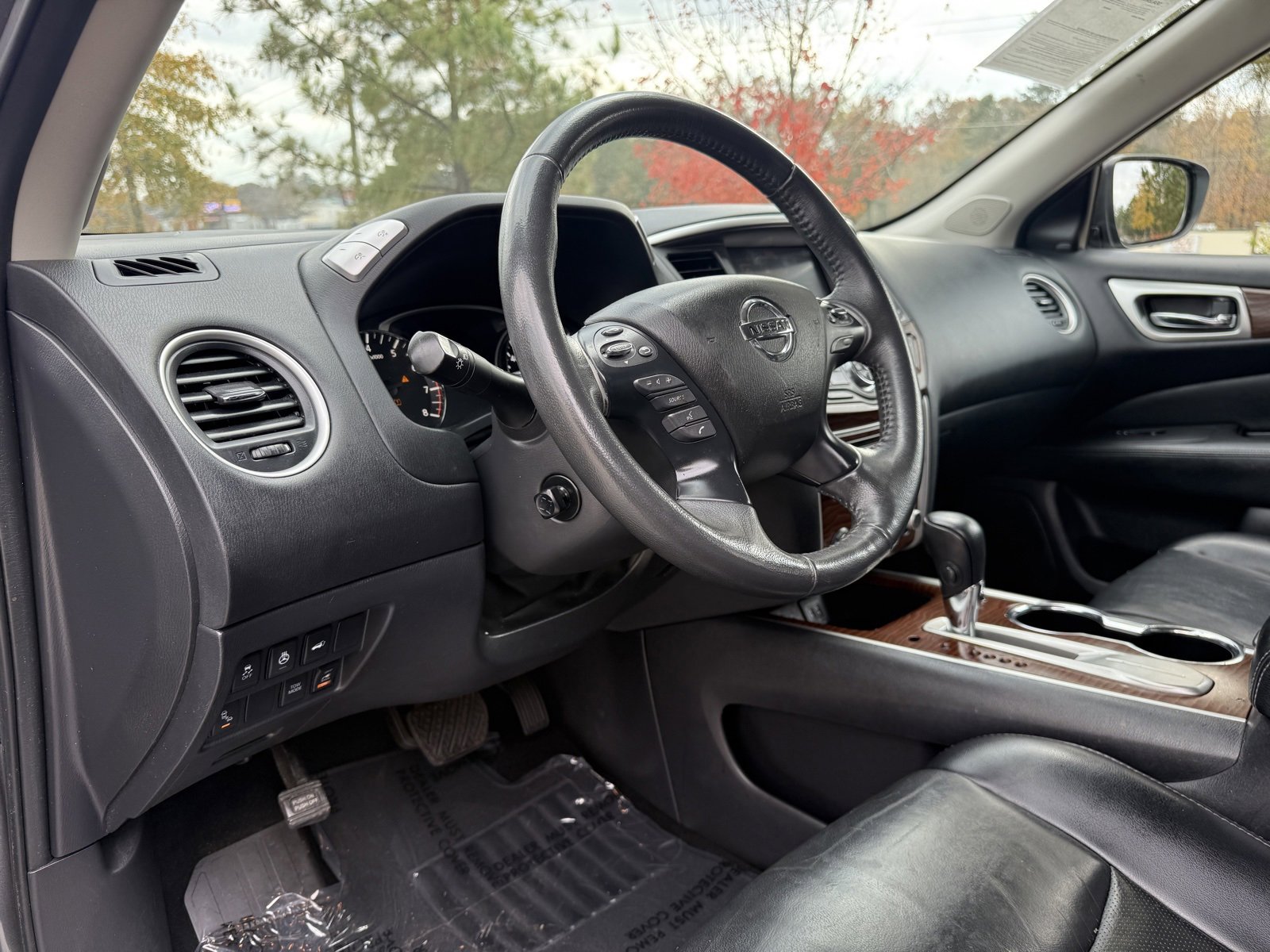 Used 2018 Nissan Pathfinder Platinum image 21