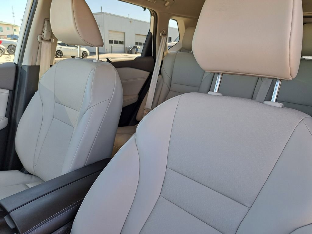 Used 2023 Nissan Rogue SV w/ SV Premium Package image 18