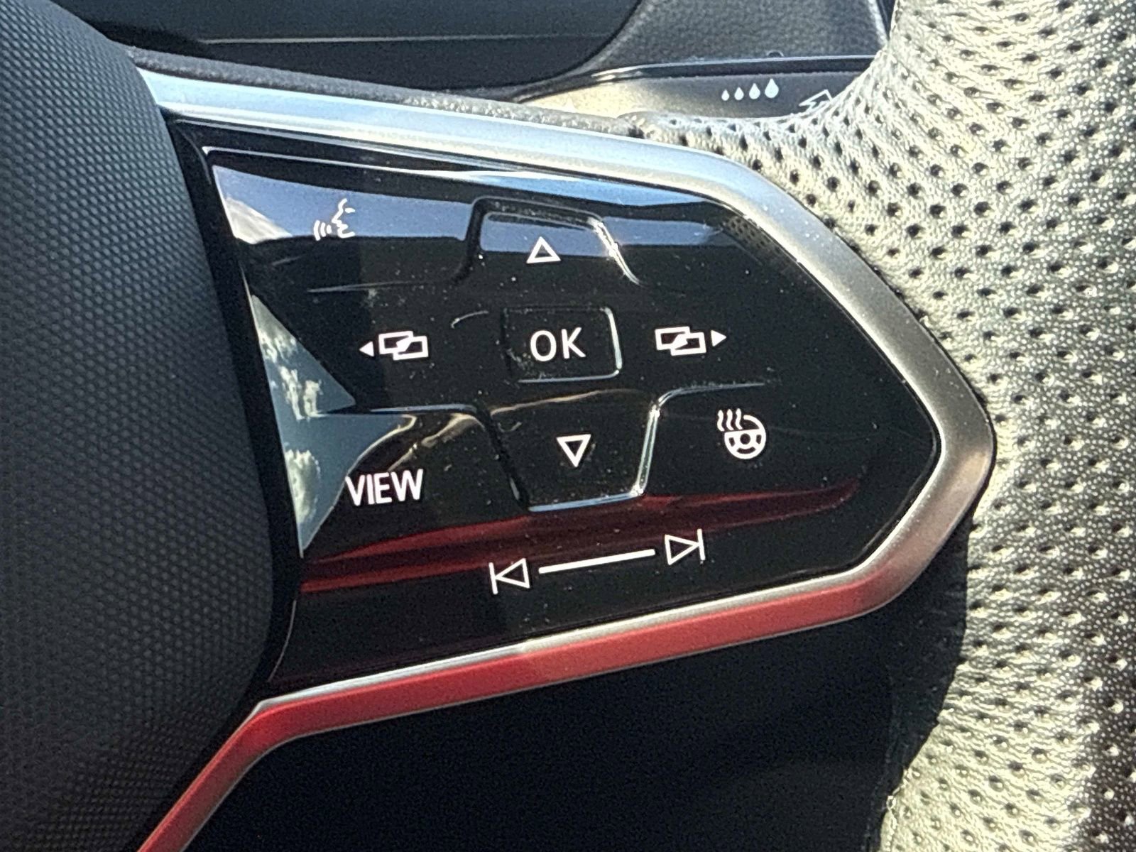 Used 2024 Volkswagen Tiguan SEL R-Line image 24