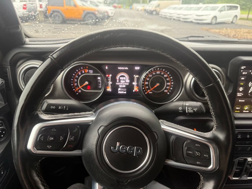 Certified 2020 Jeep Gladiator Overland AWD/4WD image 25
