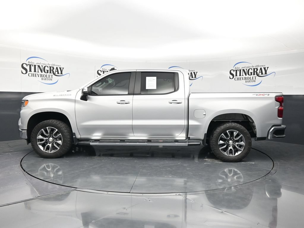 Used 2022 Chevrolet Silverado 1500 LT AWD/4WD image 5