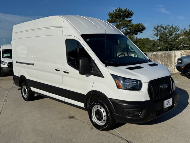 Used 2025 Ford Transit 250 148 High Roof RWD image 3