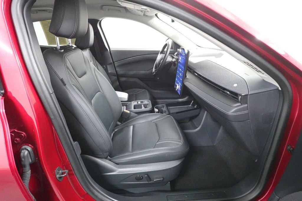 Used 2025 Ford Mustang Mach-E Premium AWD/4WD image 33