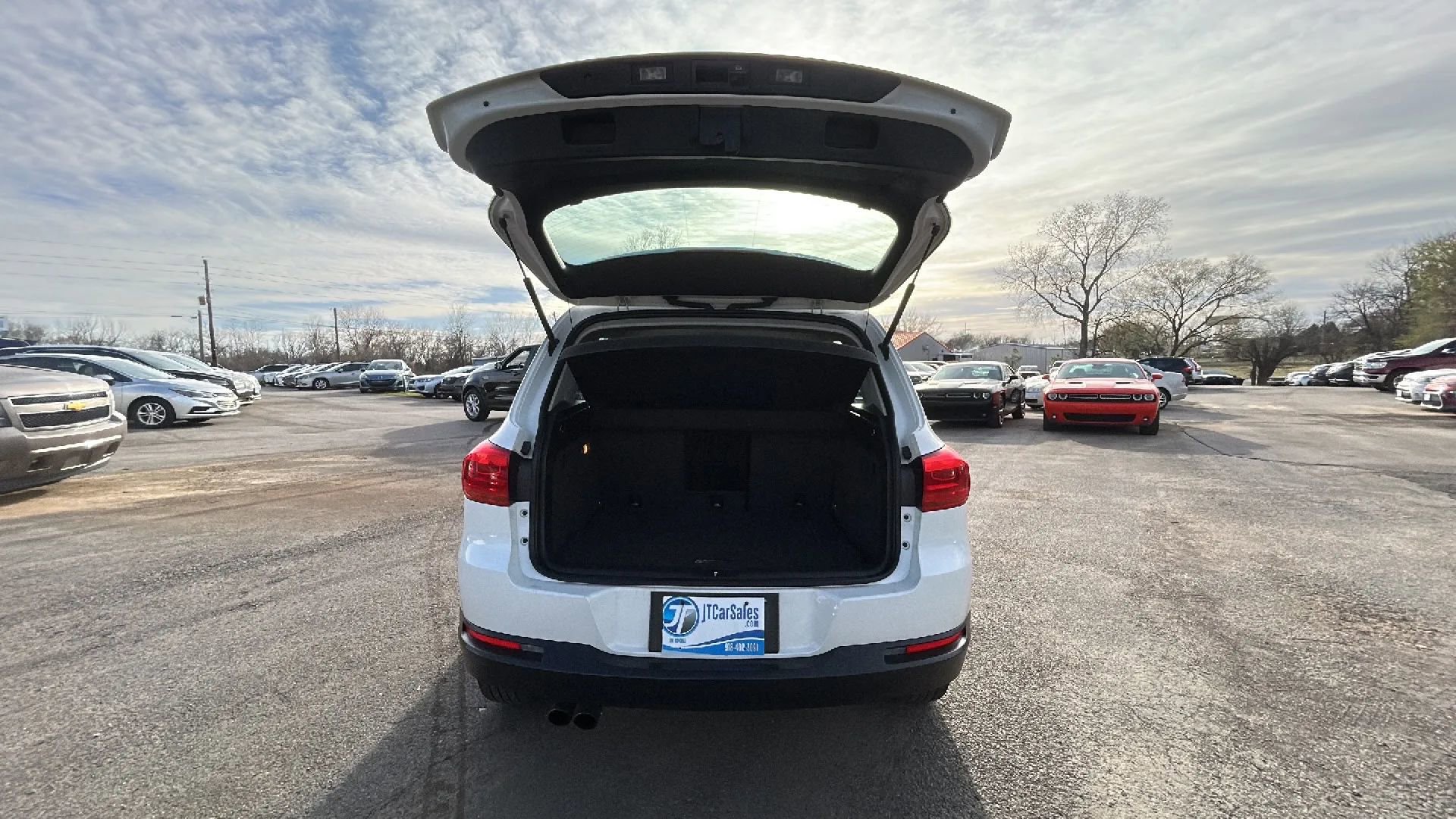 Used 2016 Volkswagen Tiguan SE image 44