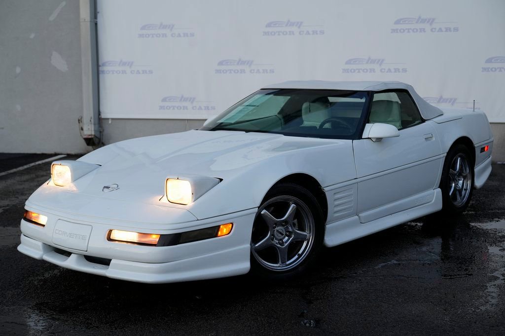 Used 1992 Chevrolet Corvette Convertible image 2