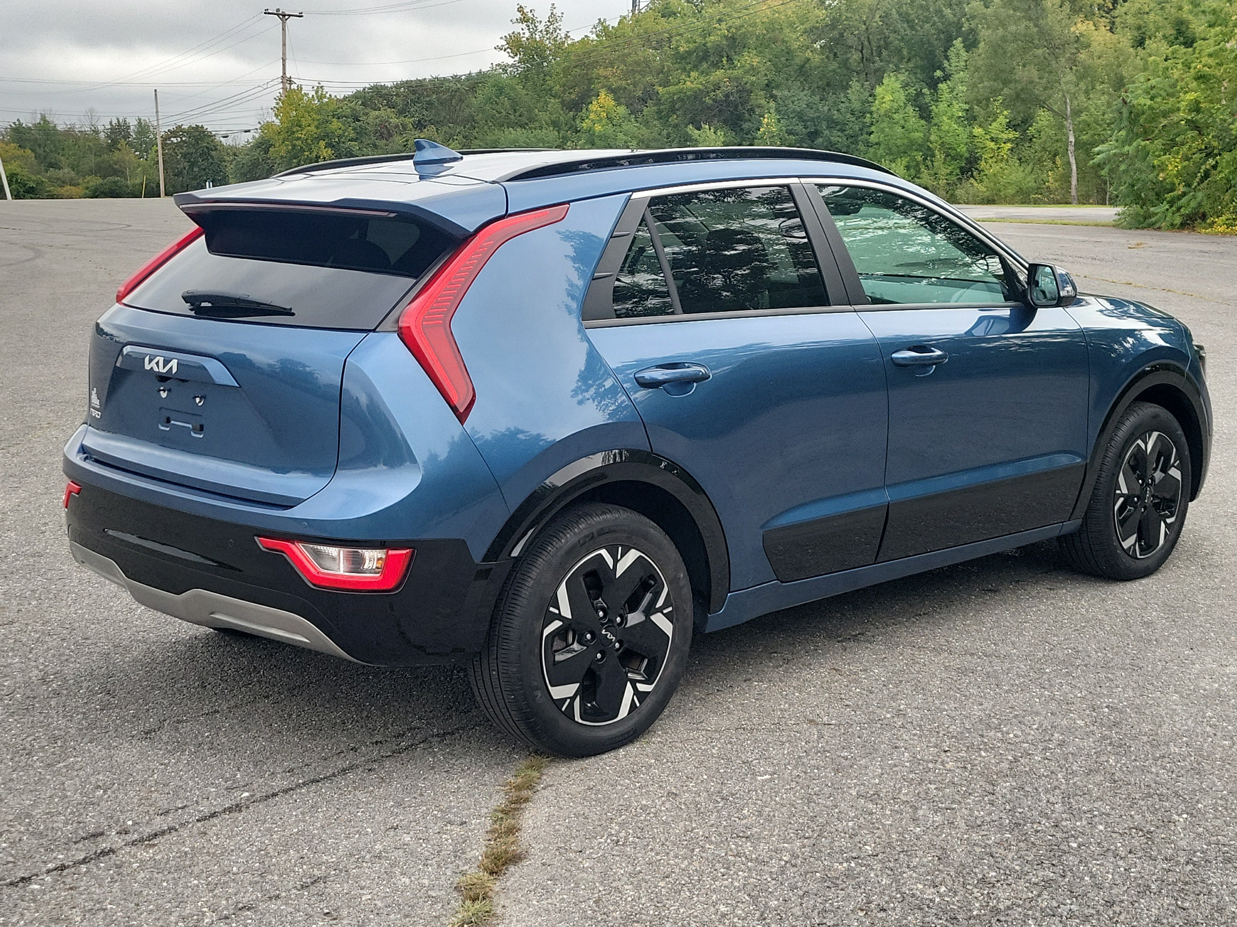 Used 2023 Kia Niro Wind w/ Wind Preserve Package FWD image 5