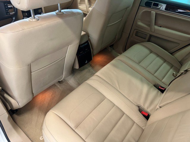 Used 2009 Volkswagen Touareg VR6 image 32