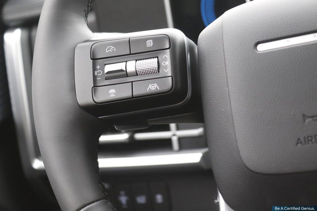 Certified 2025 Hyundai Santa Fe SE image 21