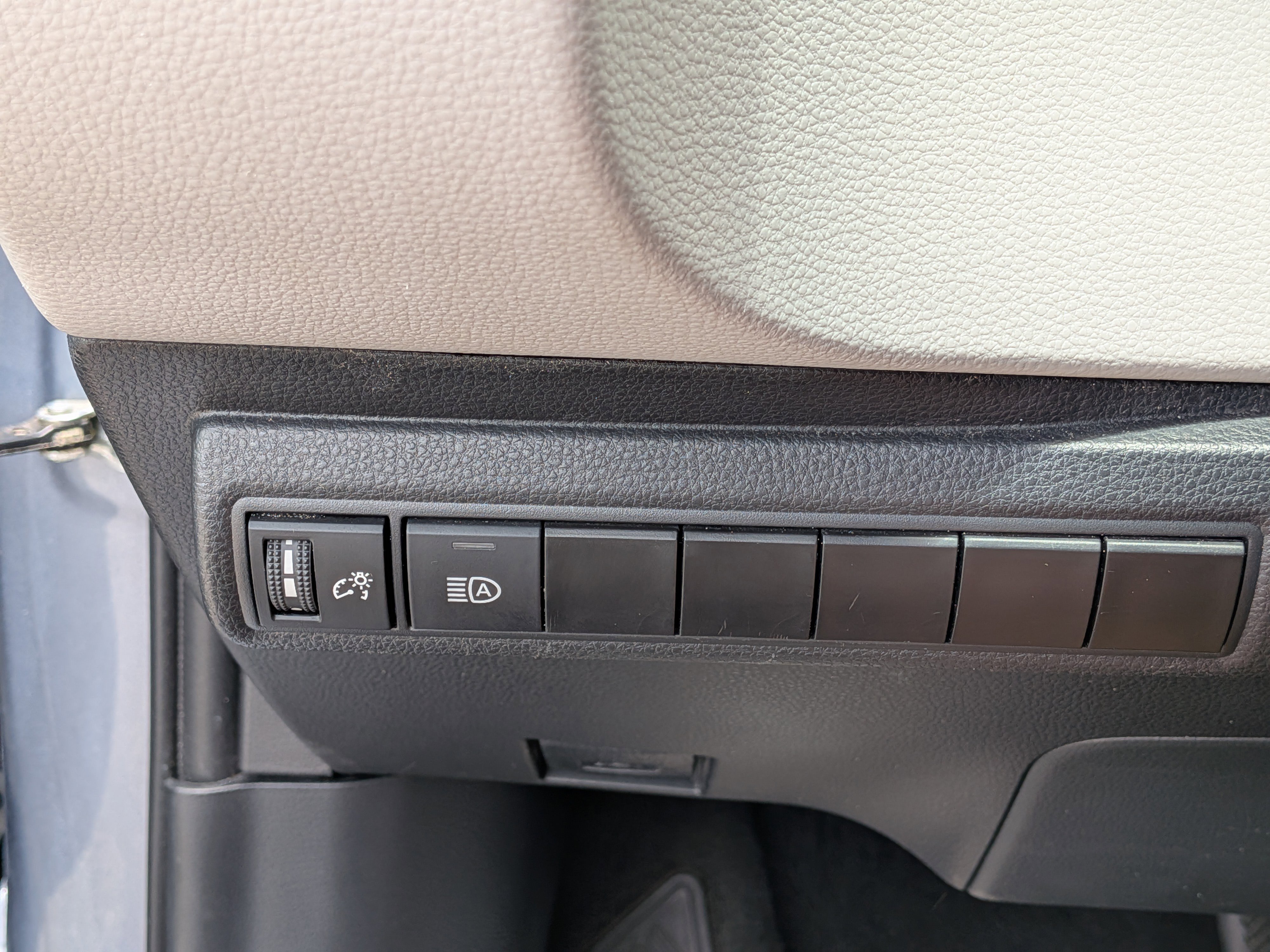 Used 2024 Toyota Corolla LE FWD image 22