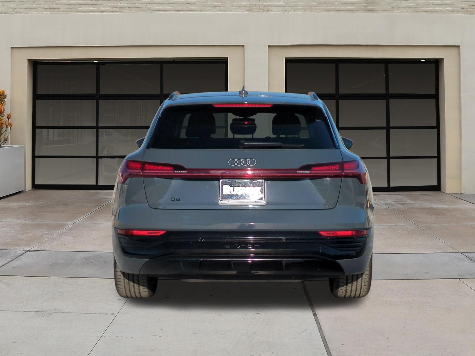 Used 2024 Audi Q8 e-tron Premium AWD/4WD image 5