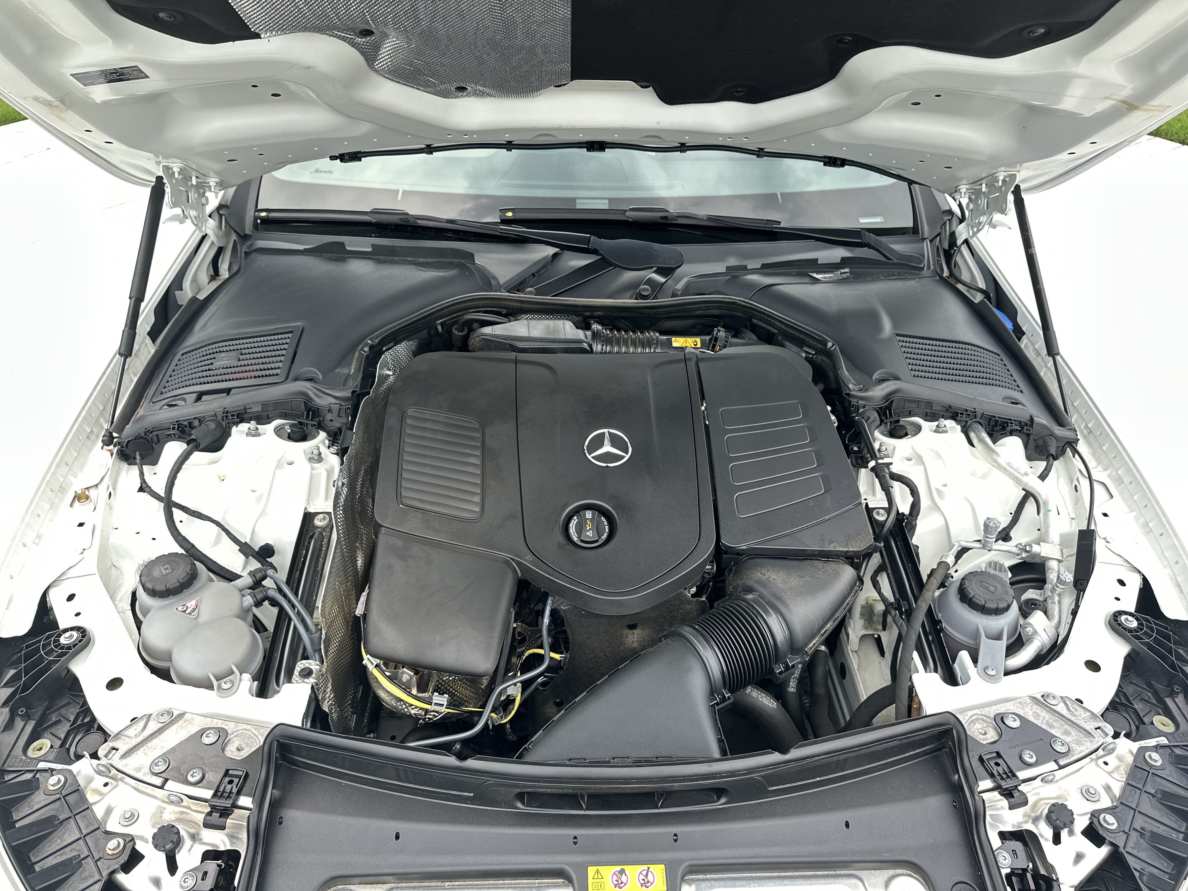 Used 2024 Mercedes-Benz CLE 300 4MATIC Coupe image 34