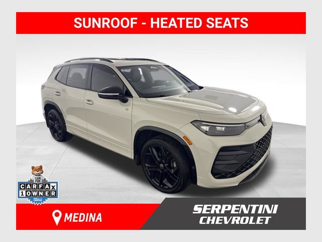 Used 2025 Volkswagen Tiguan SE R-Line AWD/4WD image 1