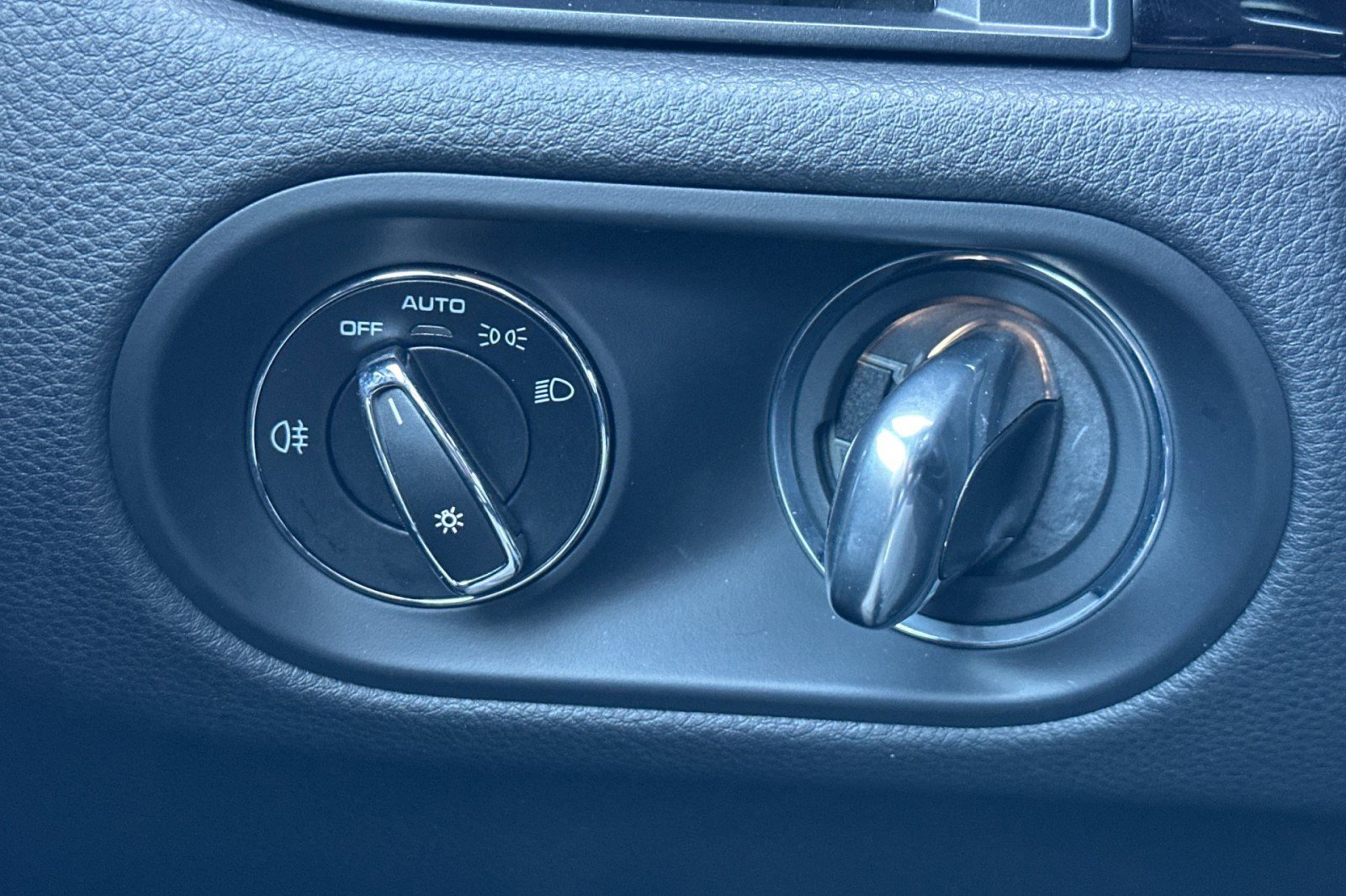 Certified 2023 Porsche Macan image 23